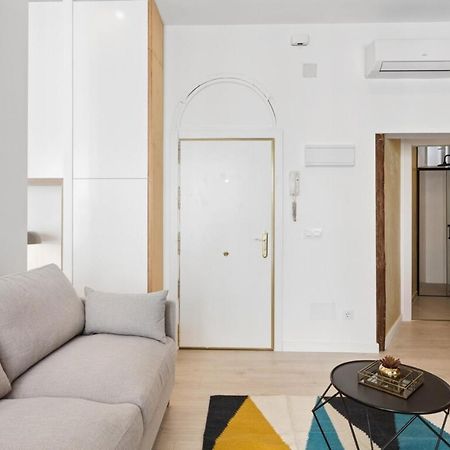 Modern 1 Bedroom Apartment Near Lavapies マドリード エクステリア 写真