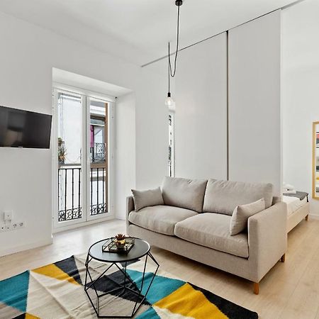 Modern 1 Bedroom Apartment Near Lavapies マドリード エクステリア 写真