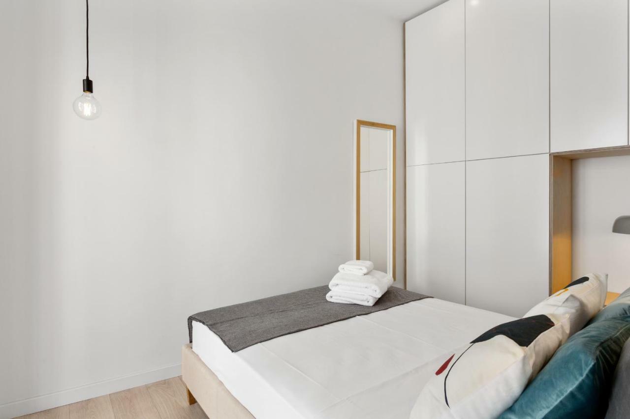 Modern 1 Bedroom Apartment Near Lavapies マドリード エクステリア 写真