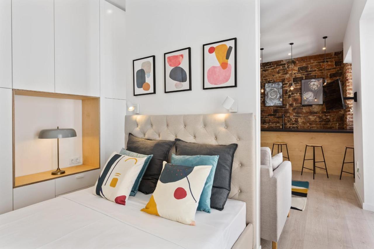 Modern 1 Bedroom Apartment Near Lavapies マドリード エクステリア 写真